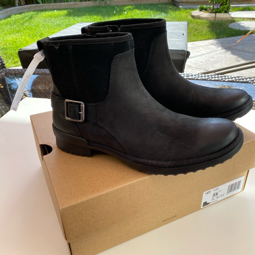 NWT UGG Women's Selima Ankle Boot
